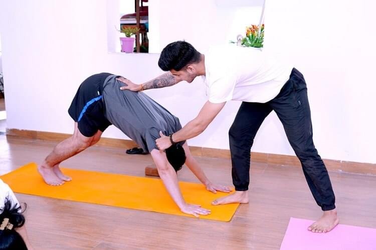 Top Yoga Teacher Training Institute in Rishikesh
